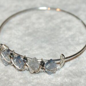 Pale blue diamond shaped-glass bangle bracelet BB-20-007